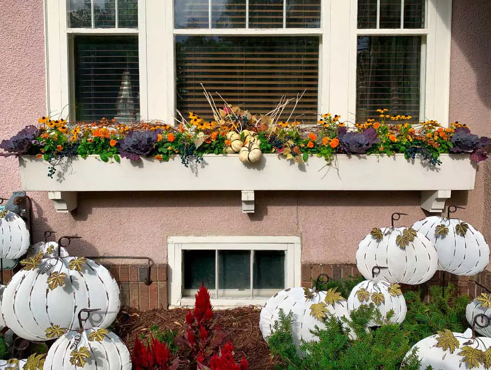 fall decoration window box